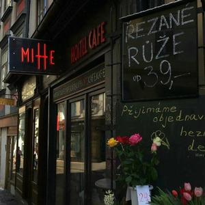 旧本a片温泉下的母子
